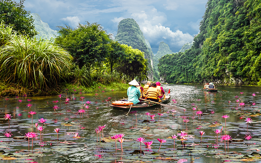 La magie karstique de la Baie d’Halong et ses environs